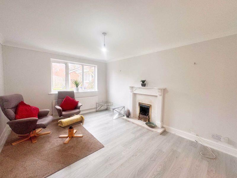 Detached Family Home with no onward chain - 6 The Rowans, Poulton-Le-Fylde photo 2
