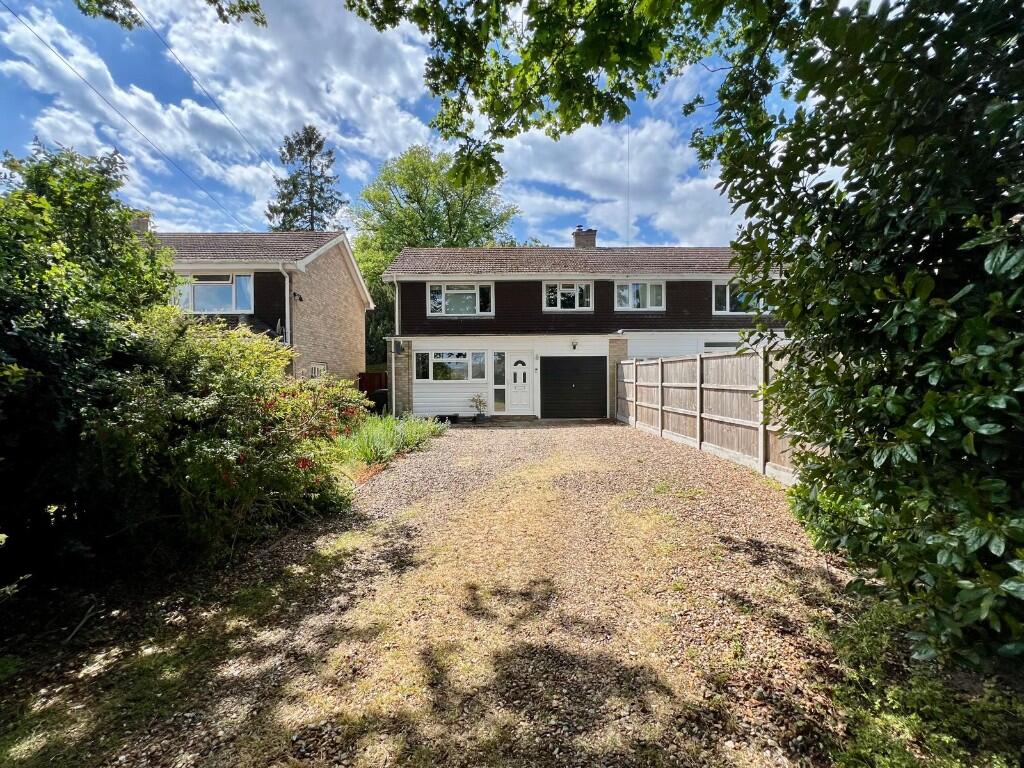 3-bed semi-detached on Admirals Walk, Hingham NR9, £275,000