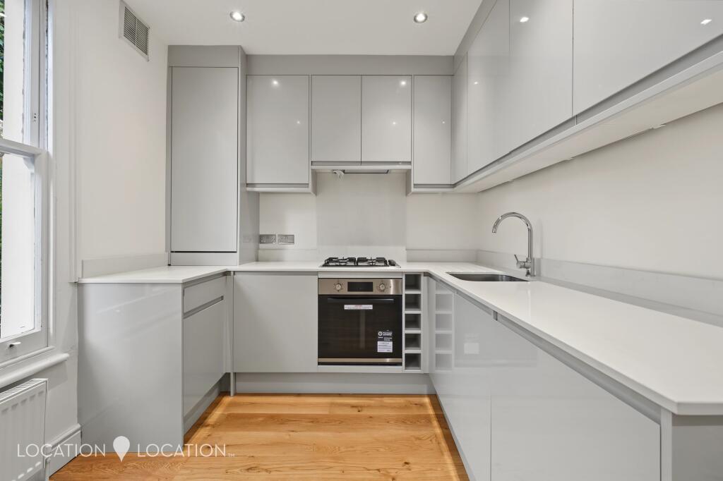 Apartment in London - View 5