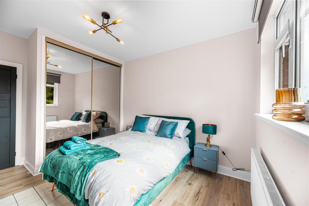 Apartment in Swansea, Uplands - More