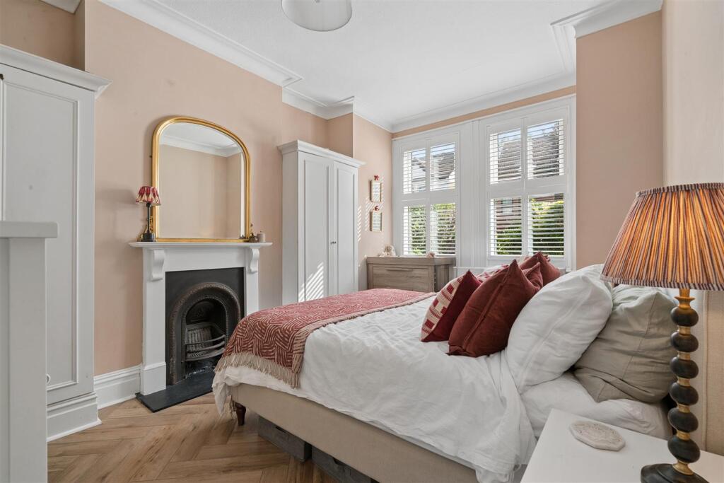 Apartment in London - More
