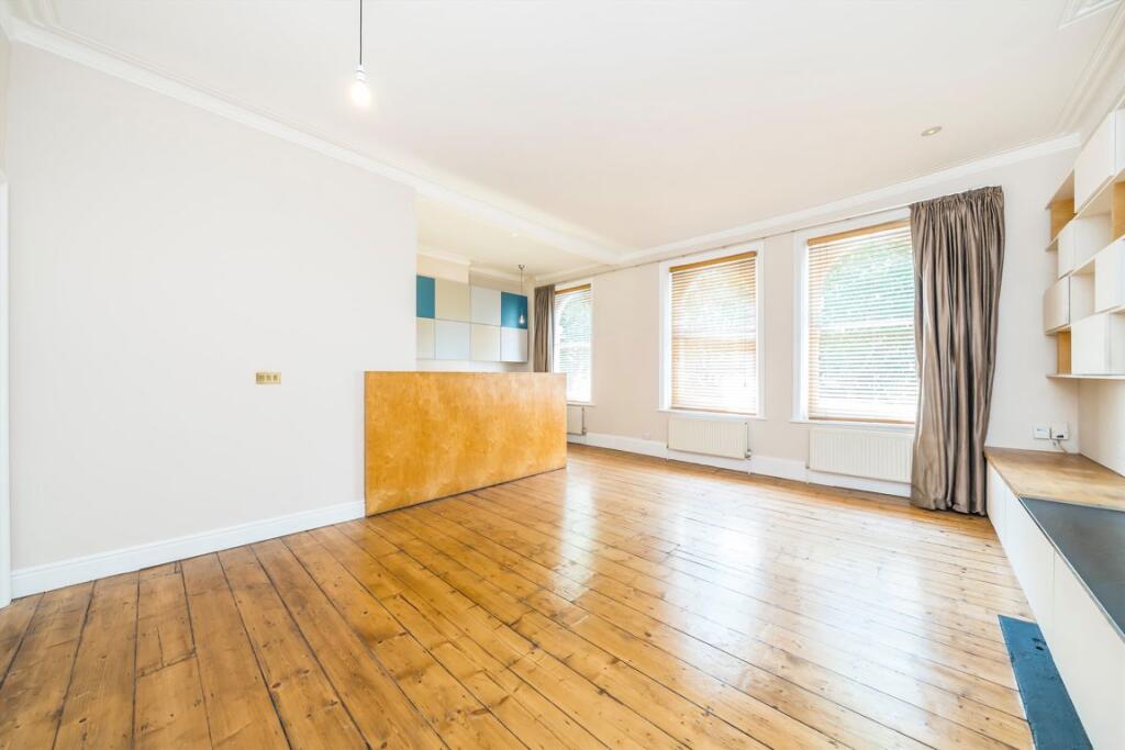 Apartment in London, Park View Estate, Highbury - More