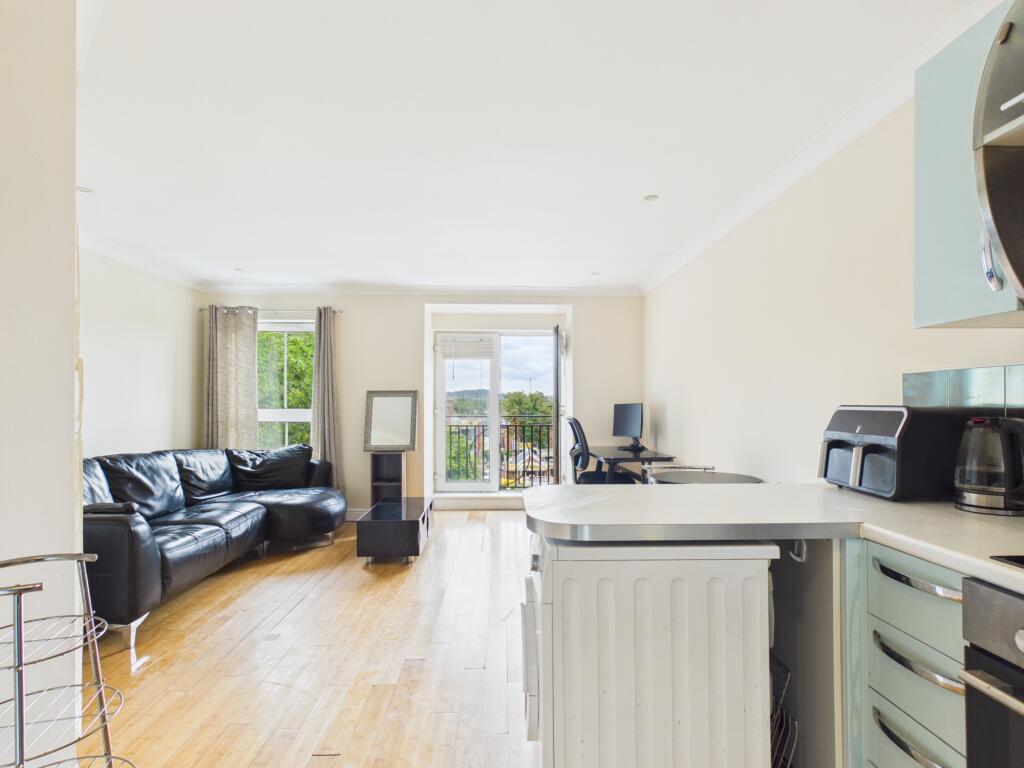 Apartment in Warrington, Centre Park, Howley - View 5