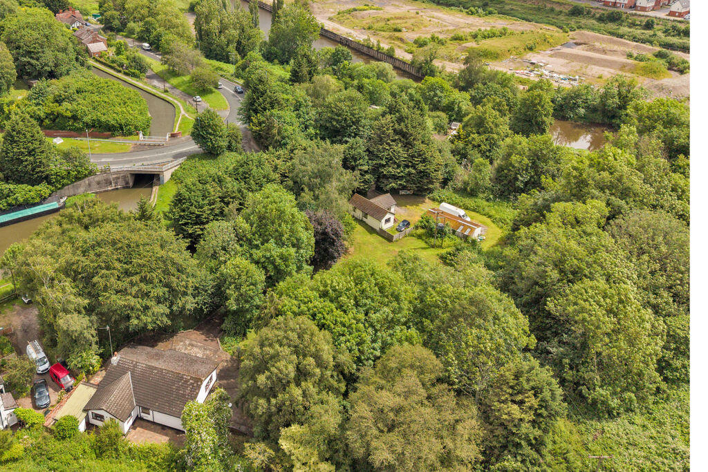 Main image of property: 1 & 2 Canal Side, Barnton