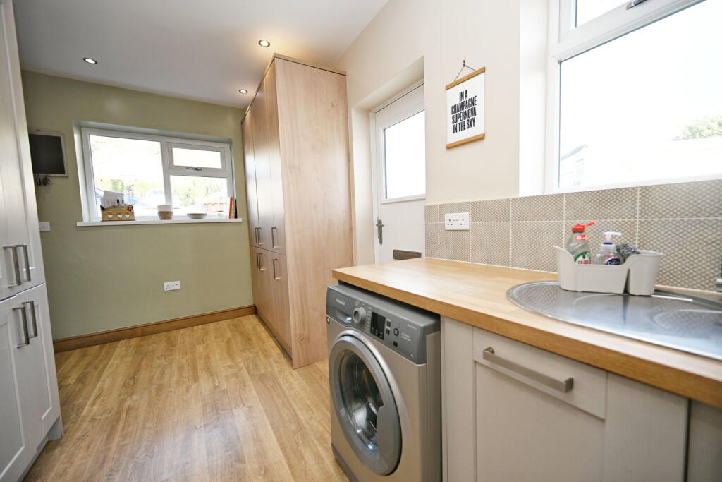 House in Barnsley, Worsbrough Bridge, Kendray - View 4