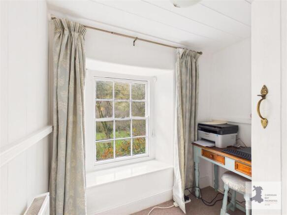 office/child's room