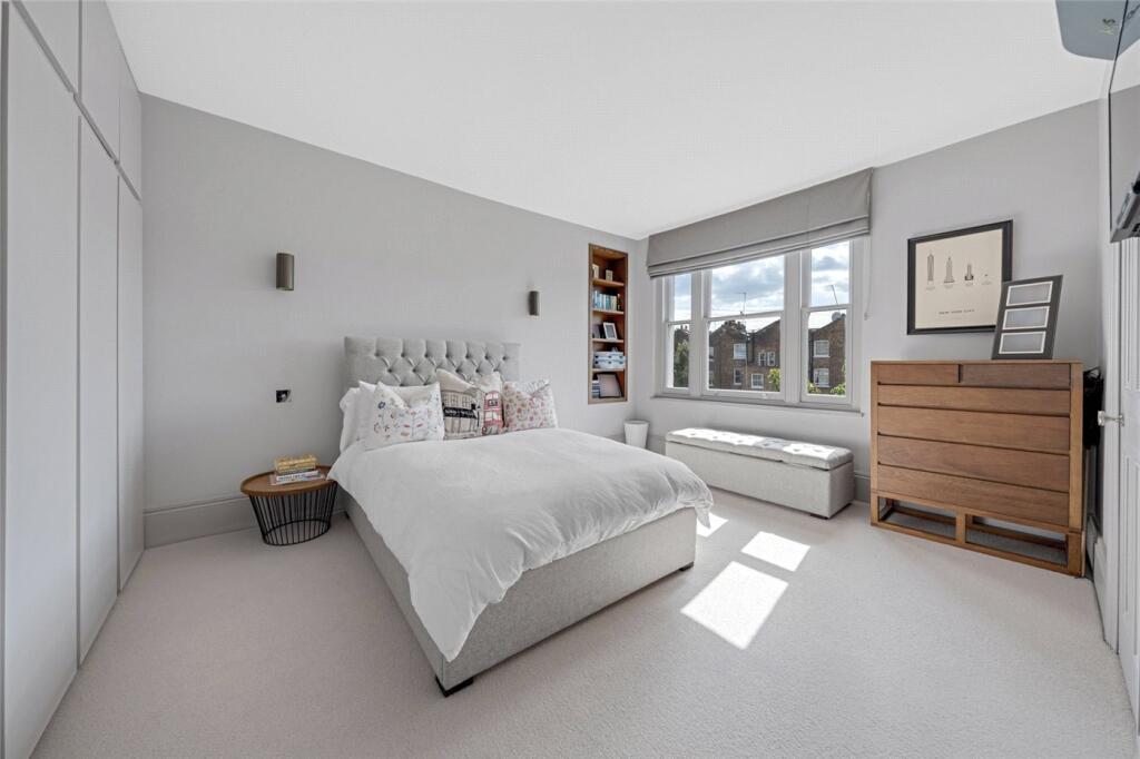 Apartment in London - View 3