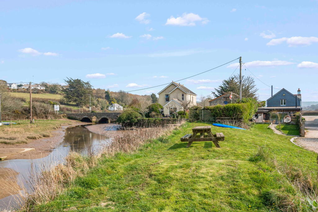 Main image of property: Aveton Gifford, Kingsbridge, Devon, TQ7 4NT