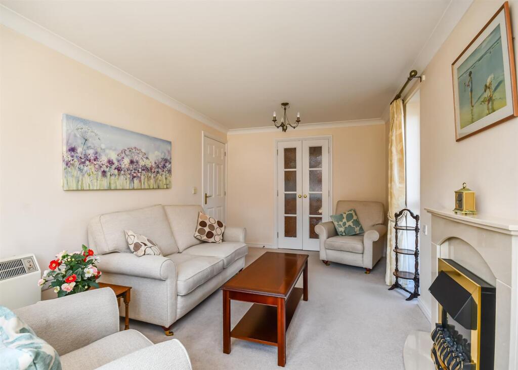 Apartment in South Staffordshire, Wombourne - More
