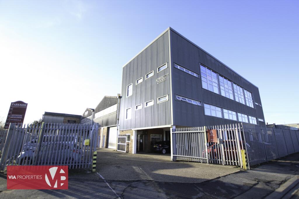 Main image of property: Plumpton Road, Hoddesdon, EN11