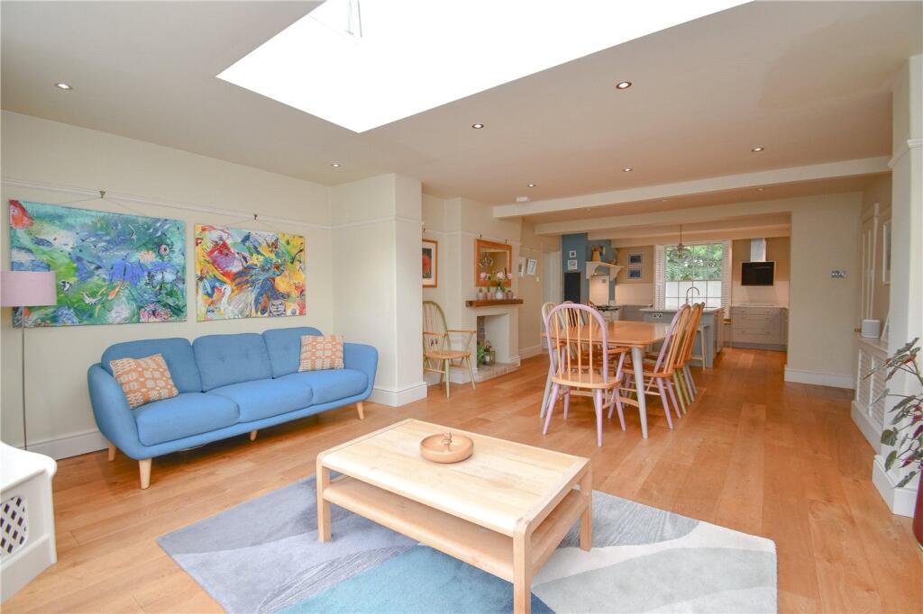 Station Road, Heswall, Wirral photo 4