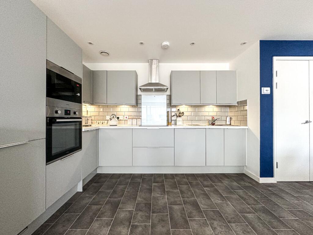 Apartment in Taunton - View 3