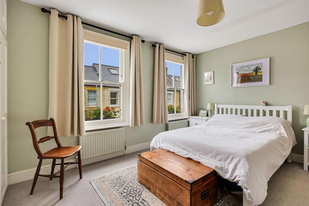 House in Cambridge, Romsey - More