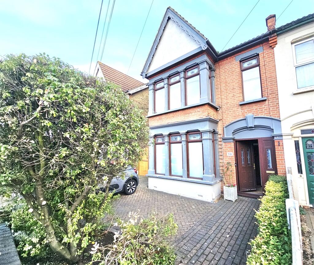 Main image of property: Valkyrie Road, Westcliff on sea, Westcliff on sea, 