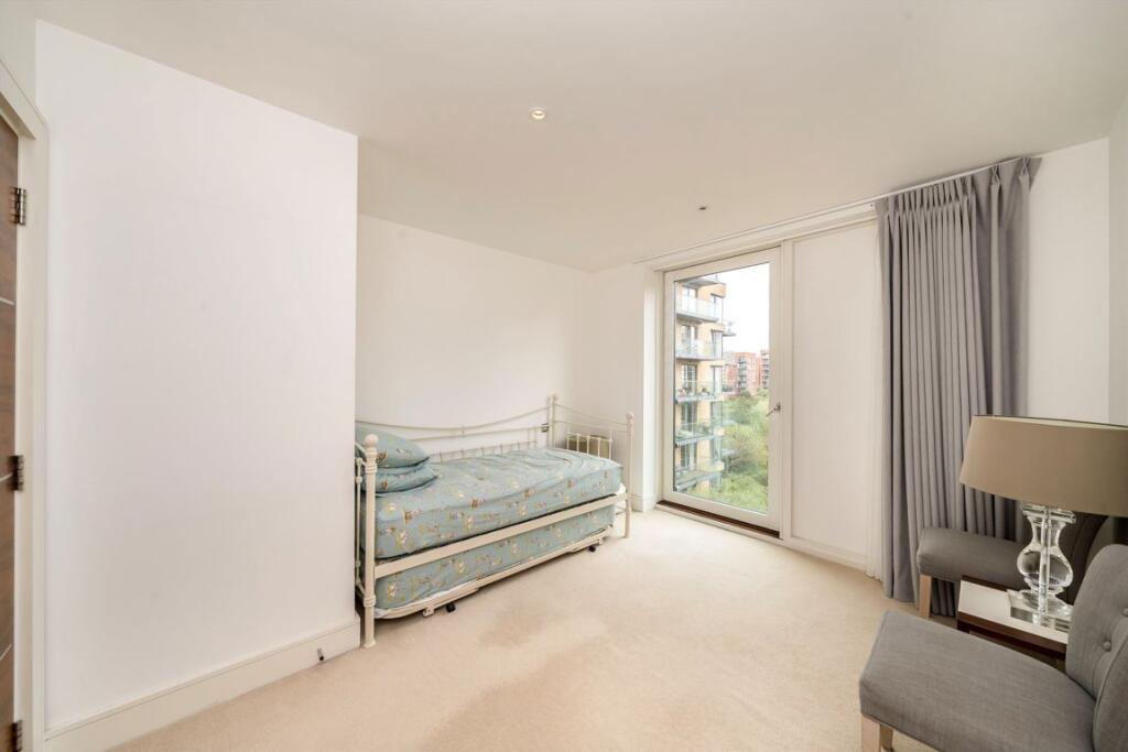 Apartment in London, Royal Borough of Greenwich - More