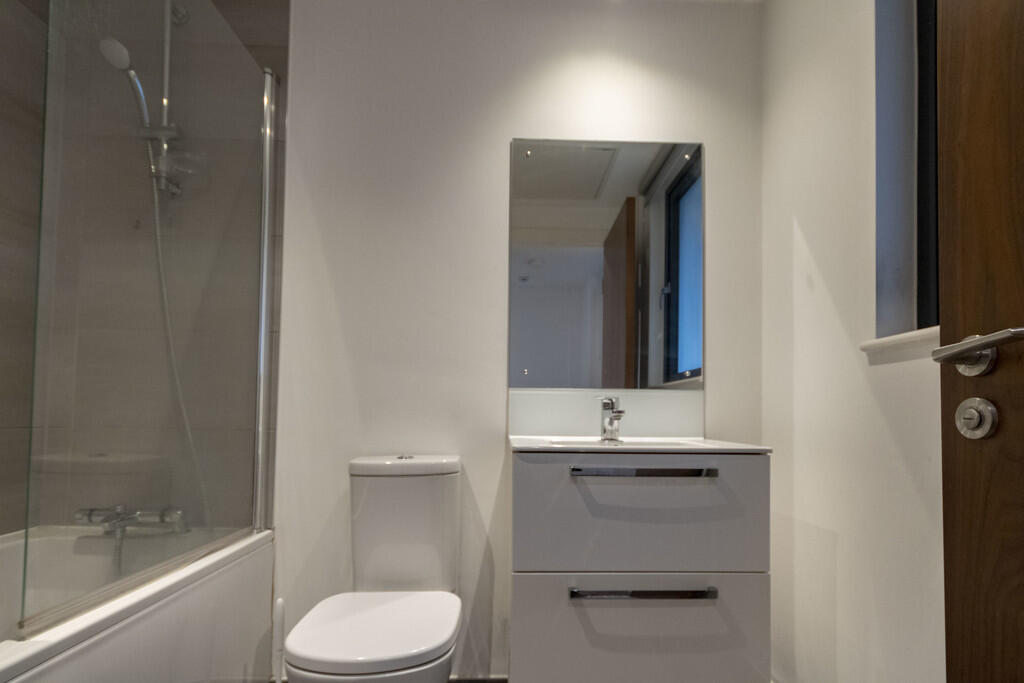 Apartment in Birmingham, West Midlands - View 5