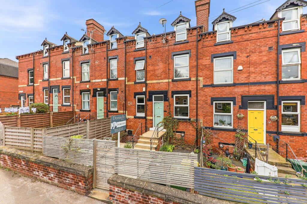 Main image of property: Fern Grove, Kirkstall, Leeds, LS5 3HY