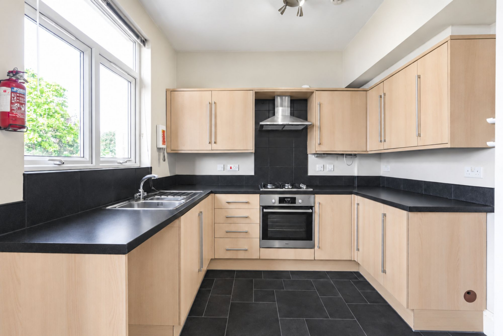 House in Southend-on-Sea - View 5
