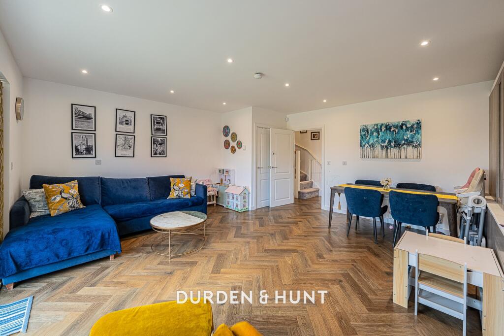 House in Romford - More