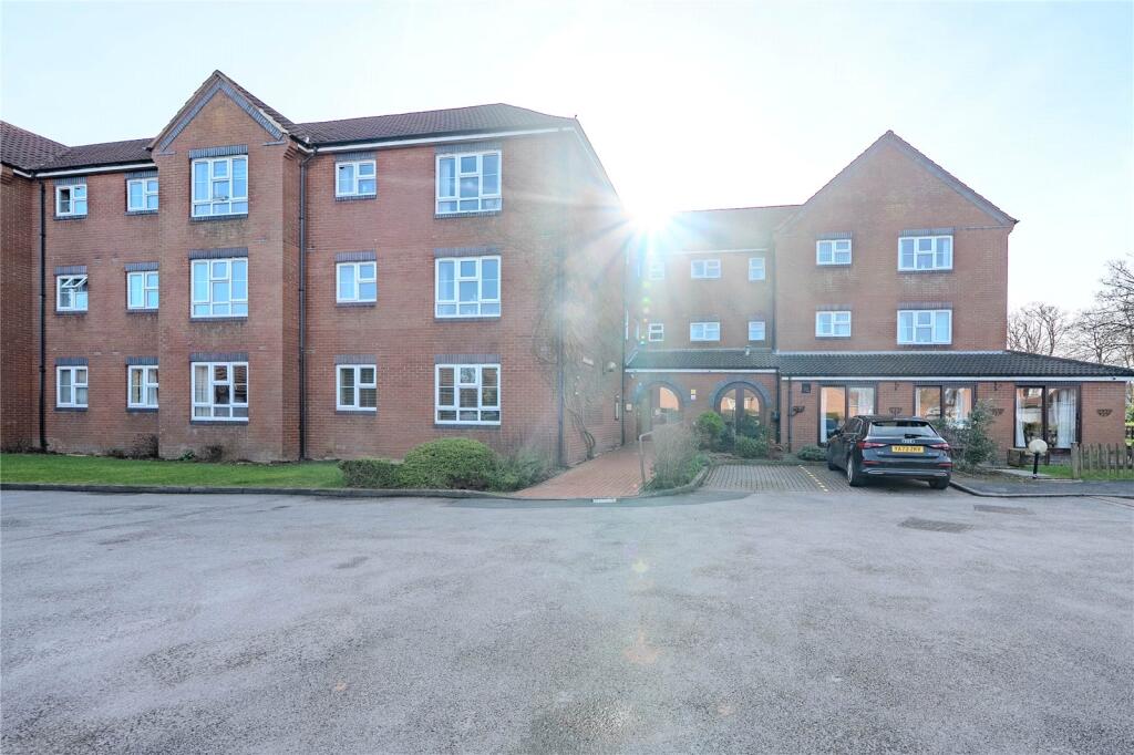 Main image of property: Flat 35, The Woodlands, The Spinney, Leeds, West Yorkshire