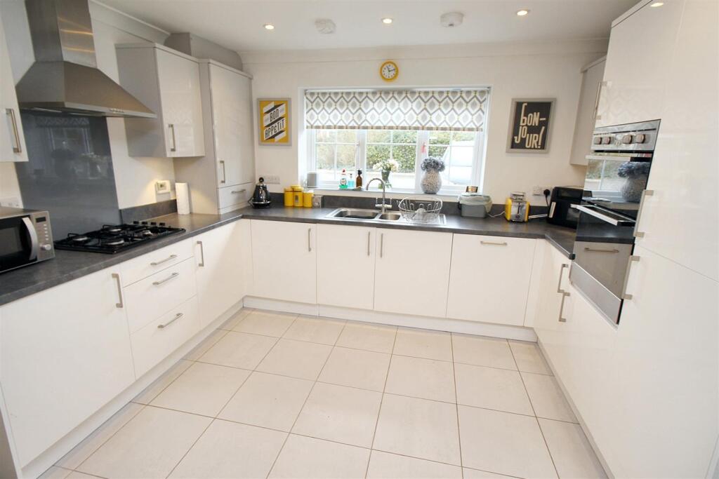 Larissa Close, Tilehurst, Reading – pohled 5