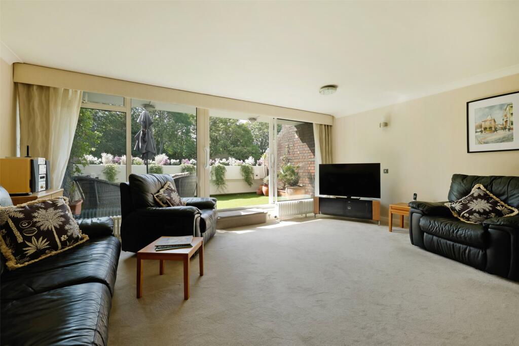 Apartment in Redhill - View 4