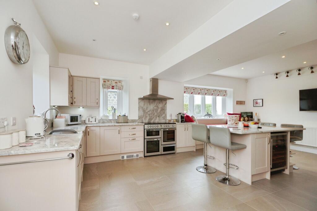 House in Criccieth - View 2