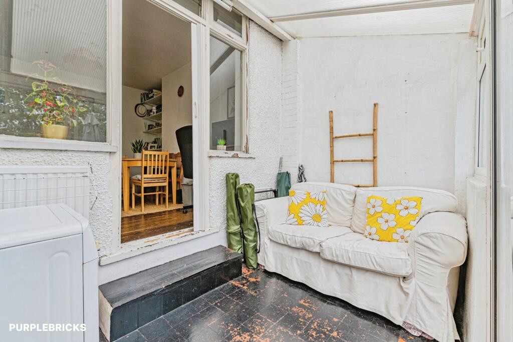 House in London - View 5