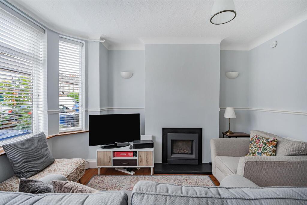 House in Cambridge, Romsey - More