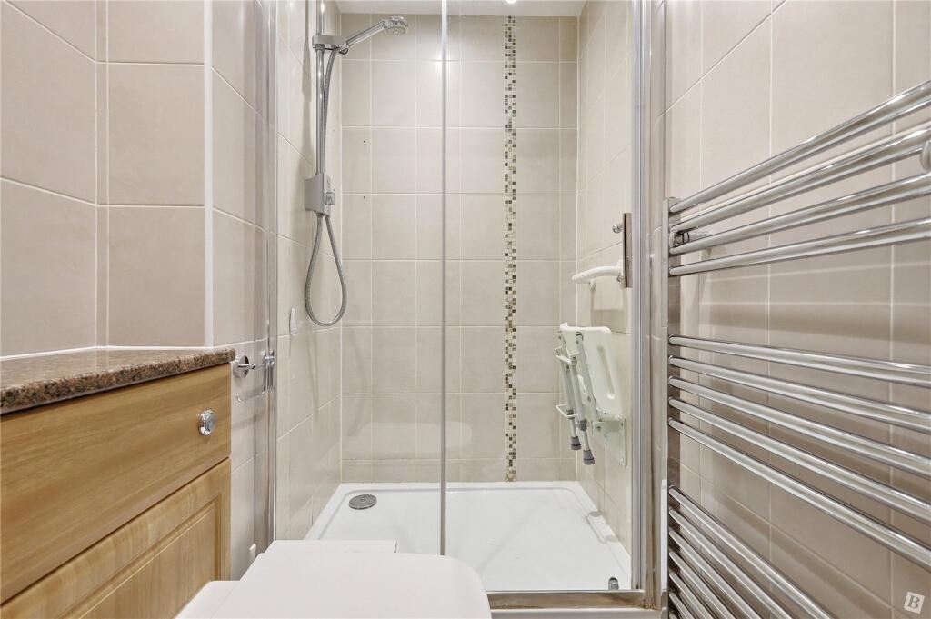 House in Basildon, Shotgate - More