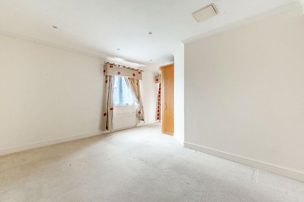 1-bed flat on Church Road, Stanmore, HA7, £375,000