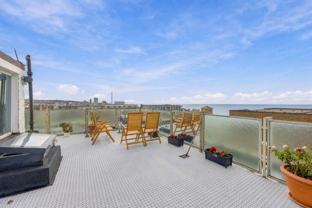 Apartment in Brighton - View 3