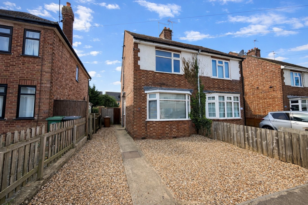 3-bed semi-detached on Balmoral Road, Peterborough, PE4, £210,000