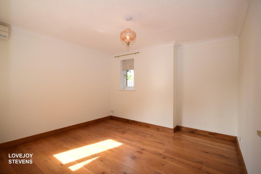 House in Reading - View 4