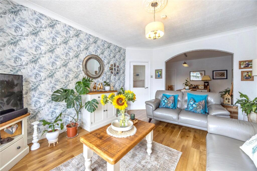 House in Airth, Falkirk - More