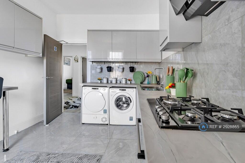 1 bedroom house share for rent
