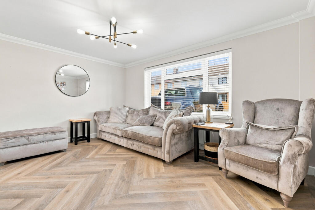 House in Southend-on-Sea - View 4