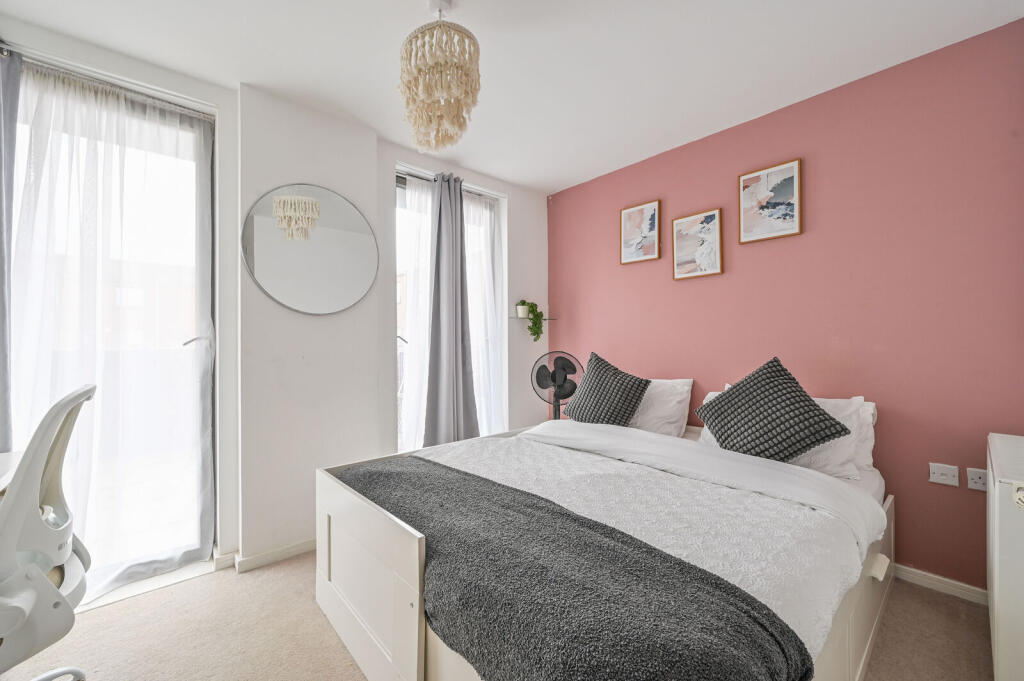 Apartment in London, Custom House, Canning Town - View 4
