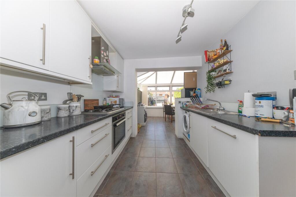 House in Luton, Stopsley - View 4