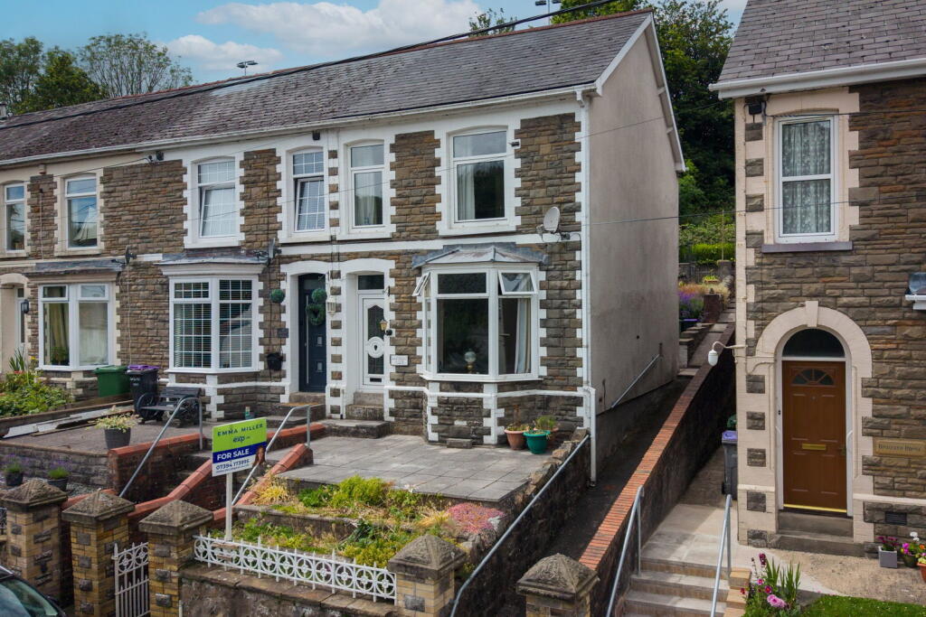 3-bed terraced on Ffrwd Road, Abersychan, £160,000