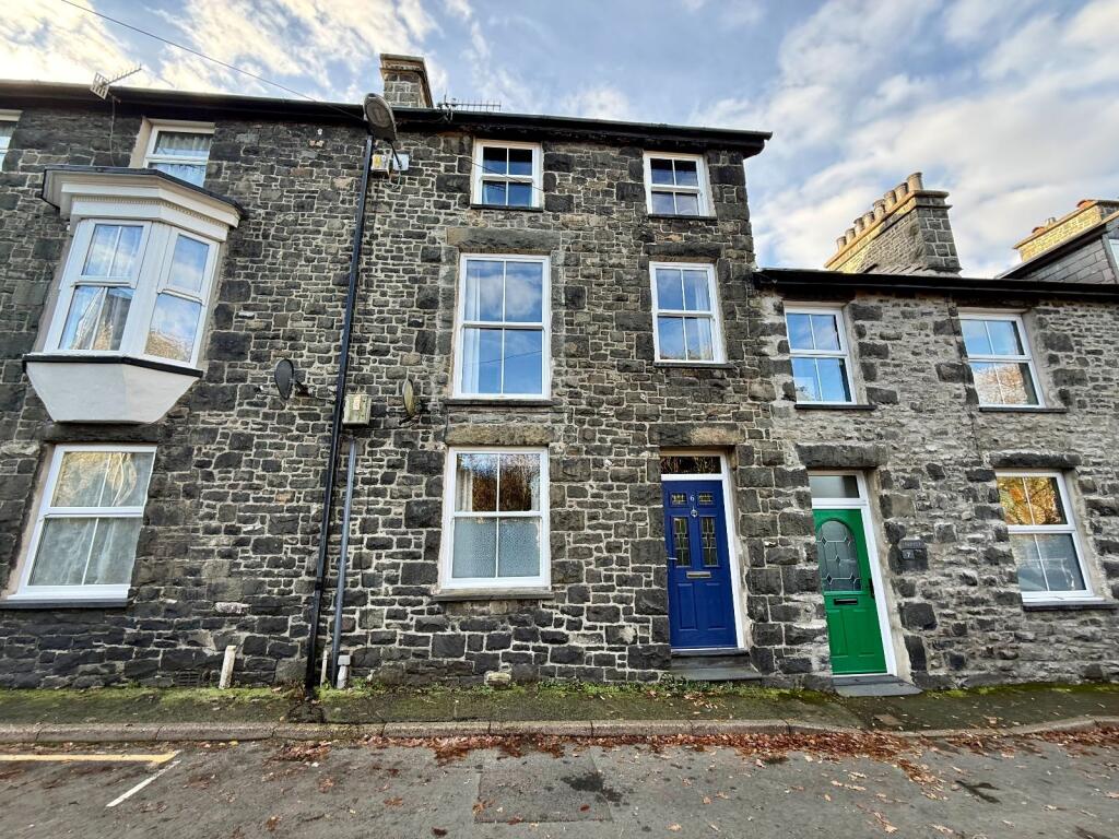 Main image of property: 6 Springfield Street, Dolgellau, LL40 1LY