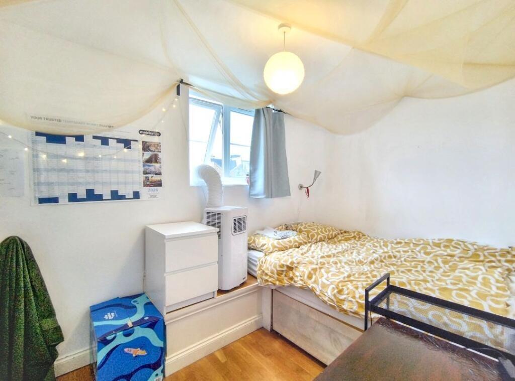 House in London - View 4