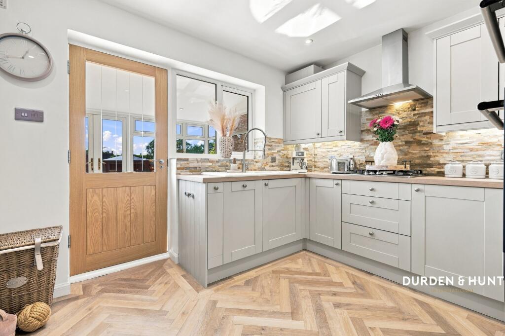House in Romford - More