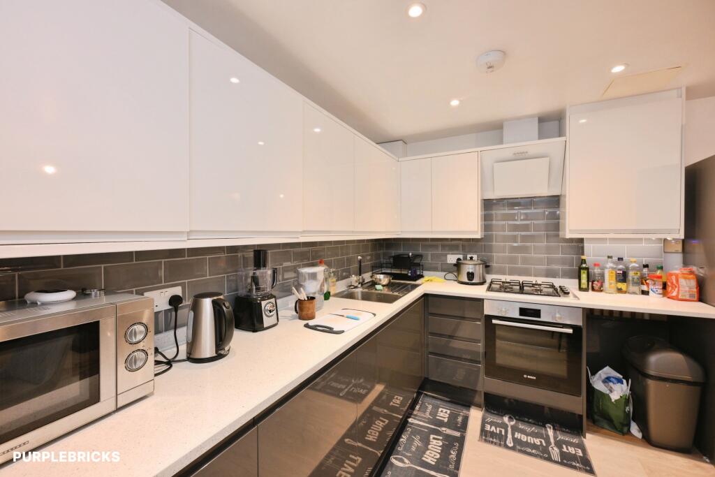 Main image of property: High Street, Waltham Cross, EN8