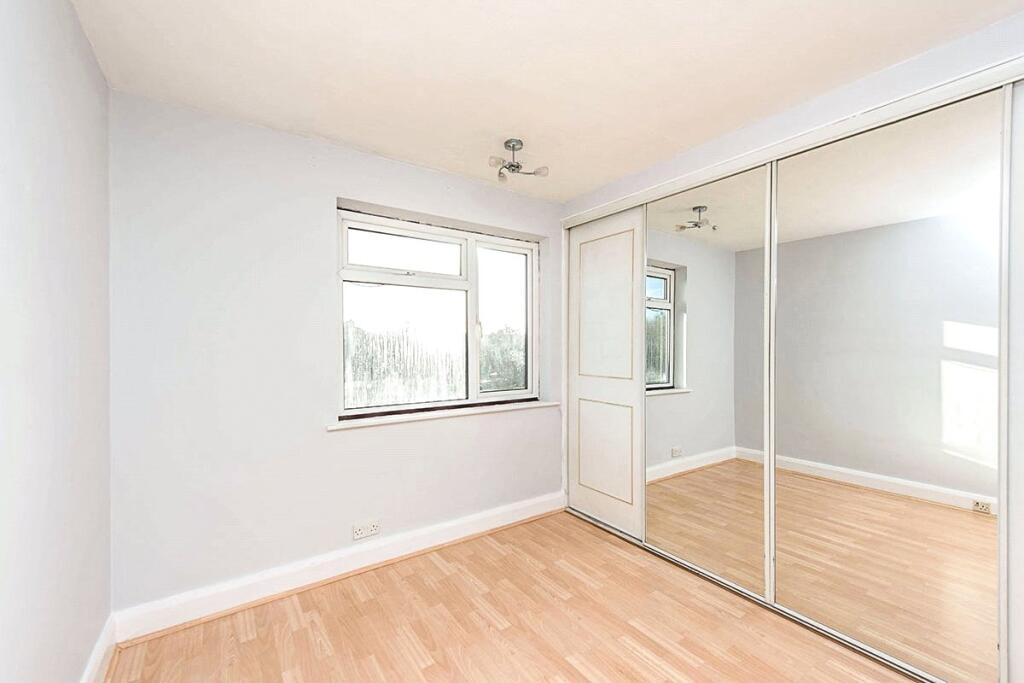 Argyle Avenue, Whitton, Hounslow, TW3 photo 4