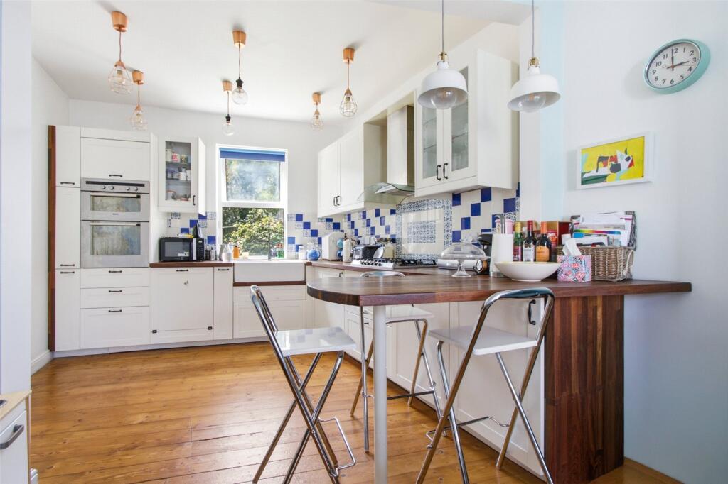 Main image of property: Hoppers Road, London, N21
