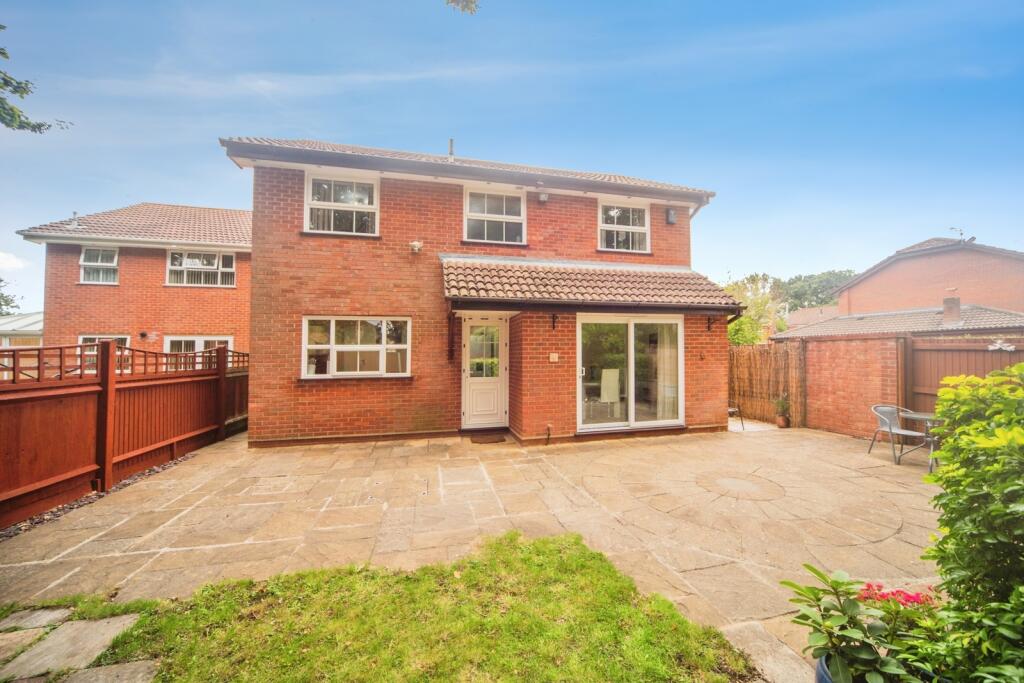 House in Southampton - More