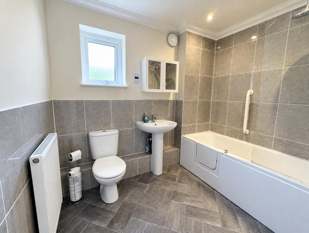 Apartment in East Suffolk, Saxmundham - More