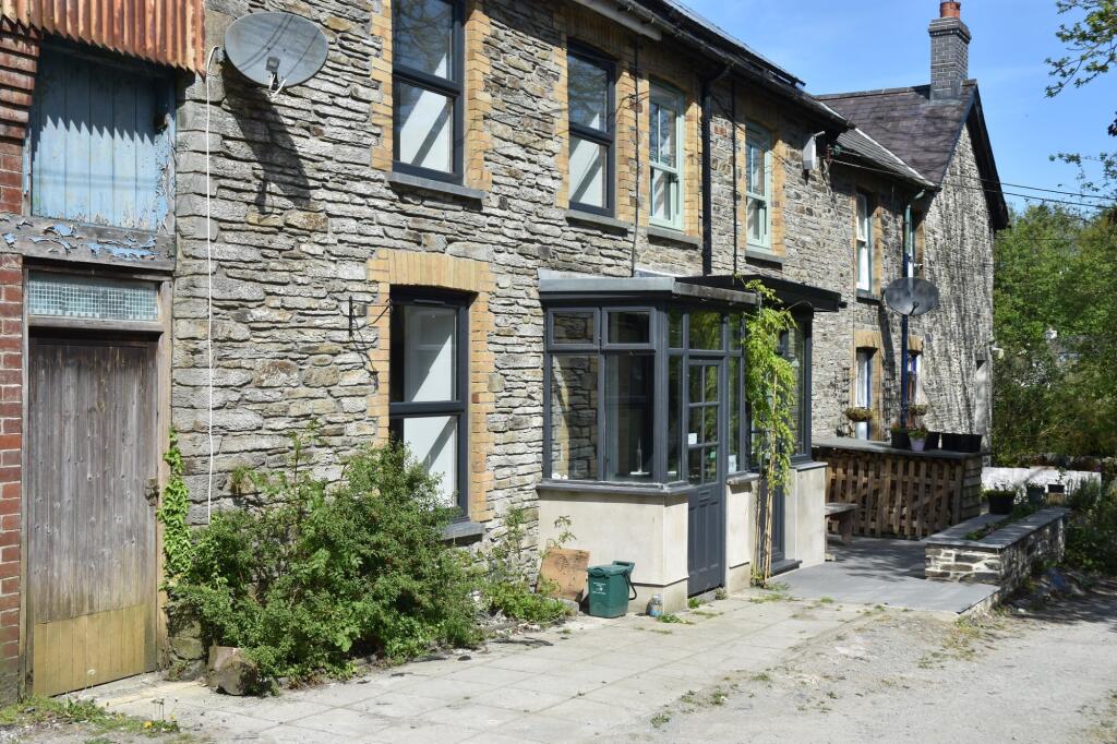 Main image of property: 1 Castle Terrace, Newcastle Emlyn