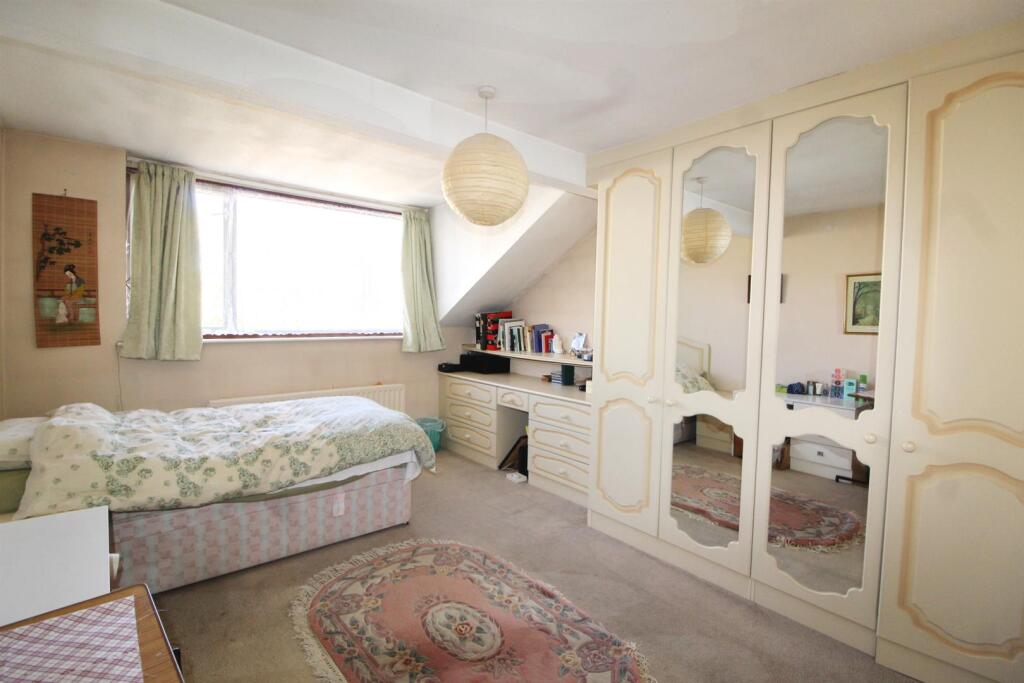 House in Enfield - More
